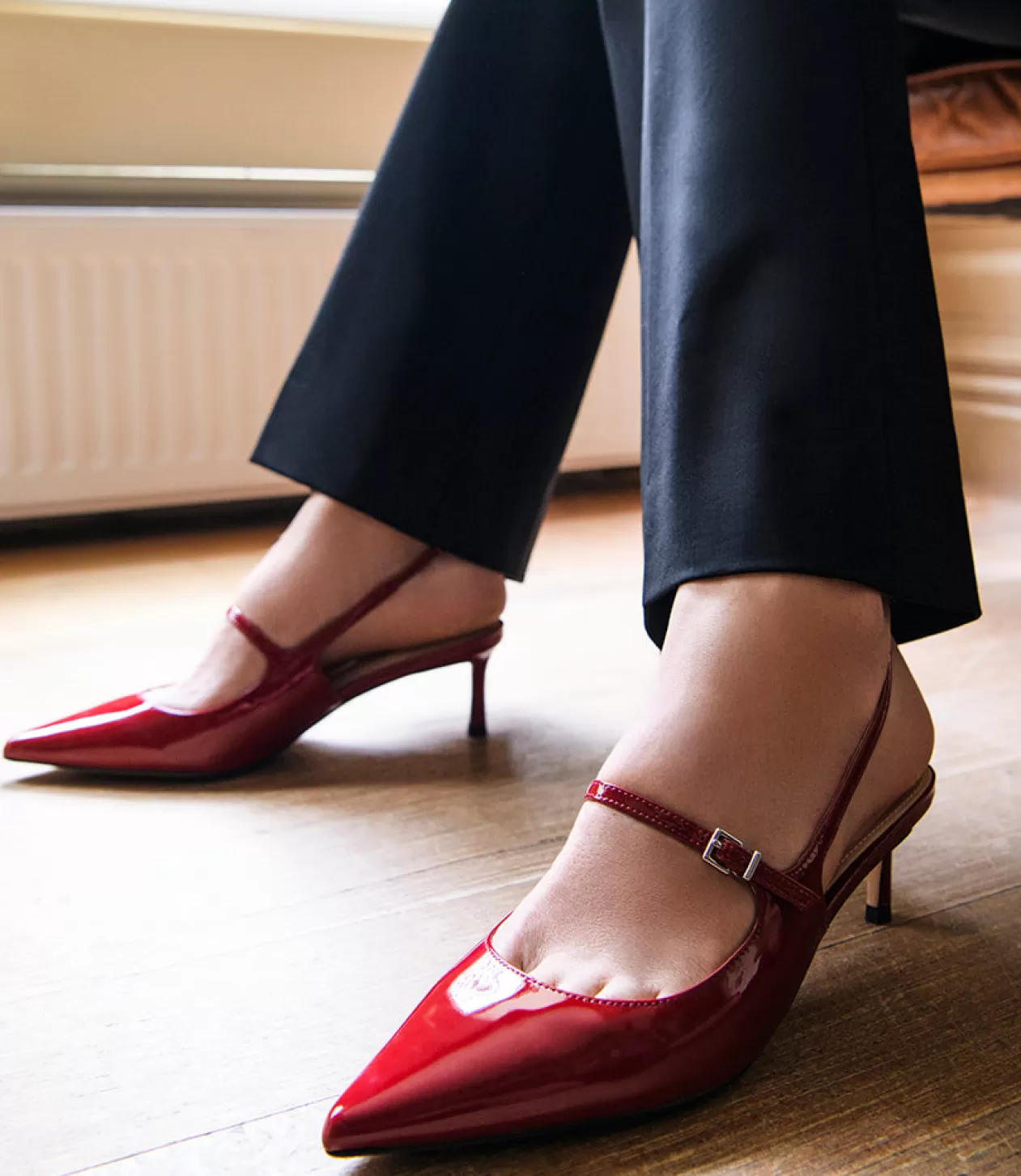 Edward Meller Kitten Heel Pumps<Dove55 Slingback With Strap In Ruby Patent