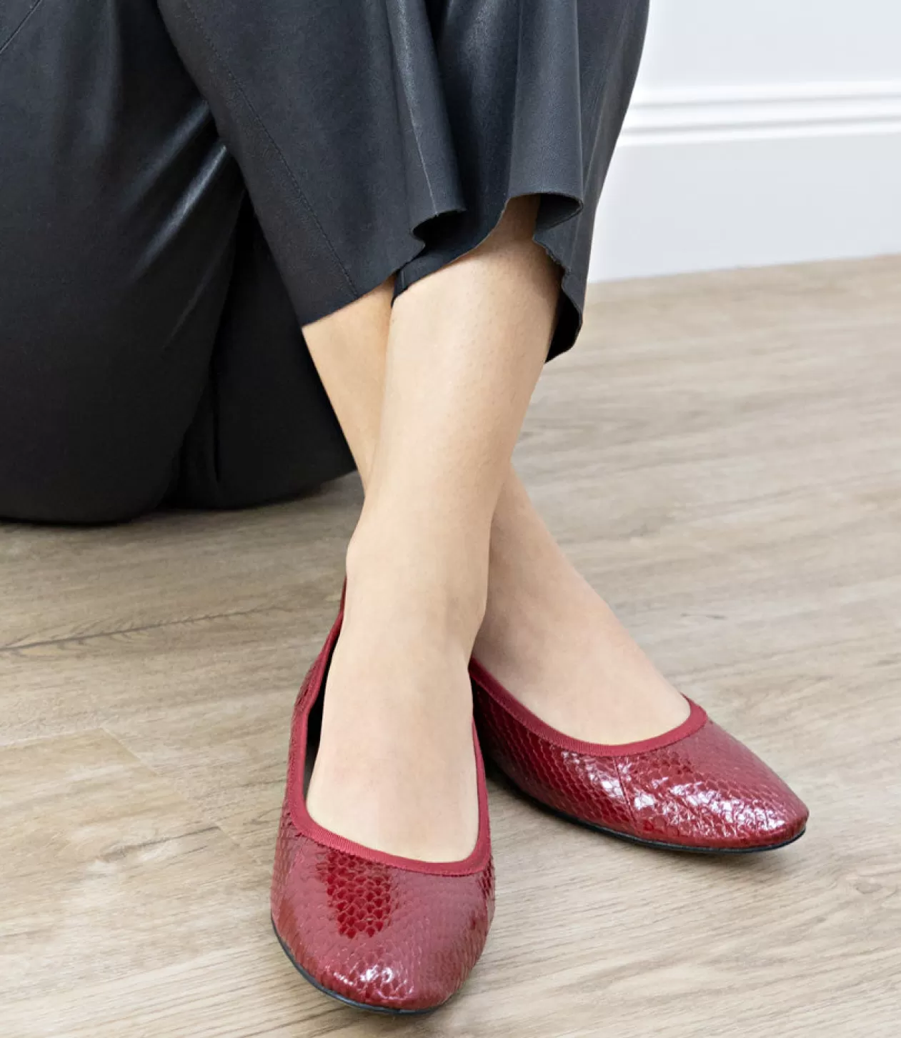 Edward Meller Ballet Flats<Faile Ballet With Grosgrain Piping In Ruby Snake