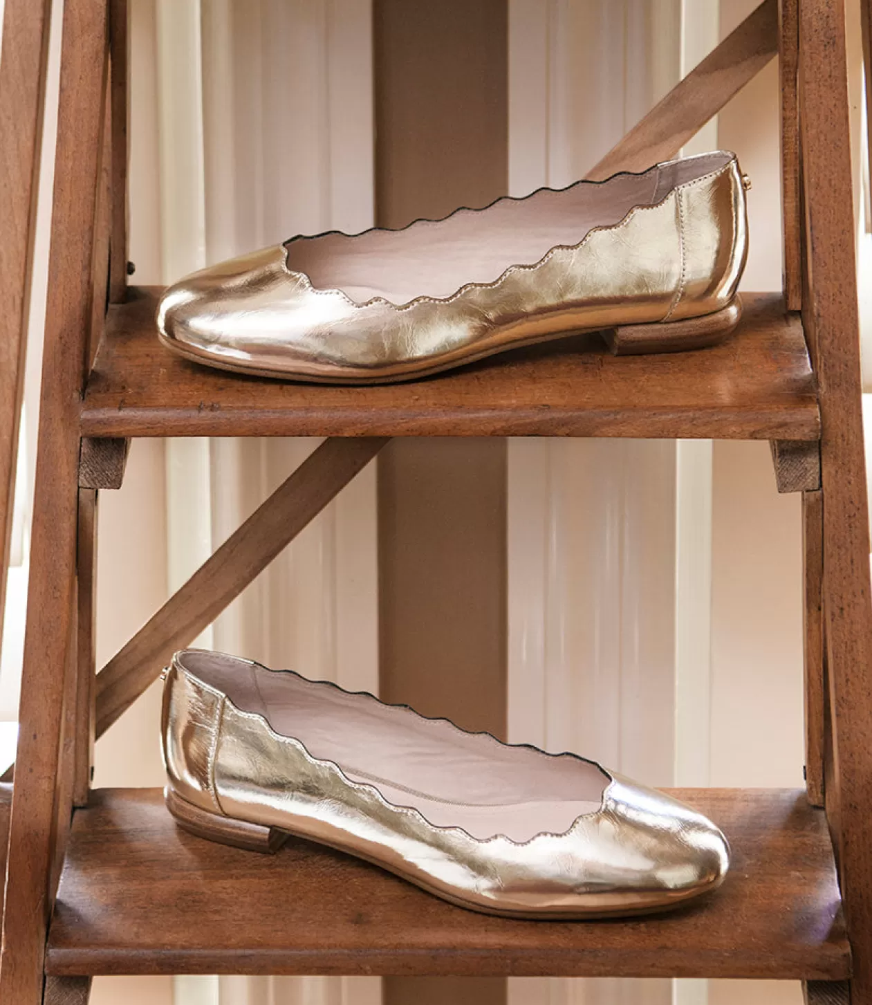 Edward Meller Ballet Flats<Fara Scalloped Ballet Flat In Crushed Gold