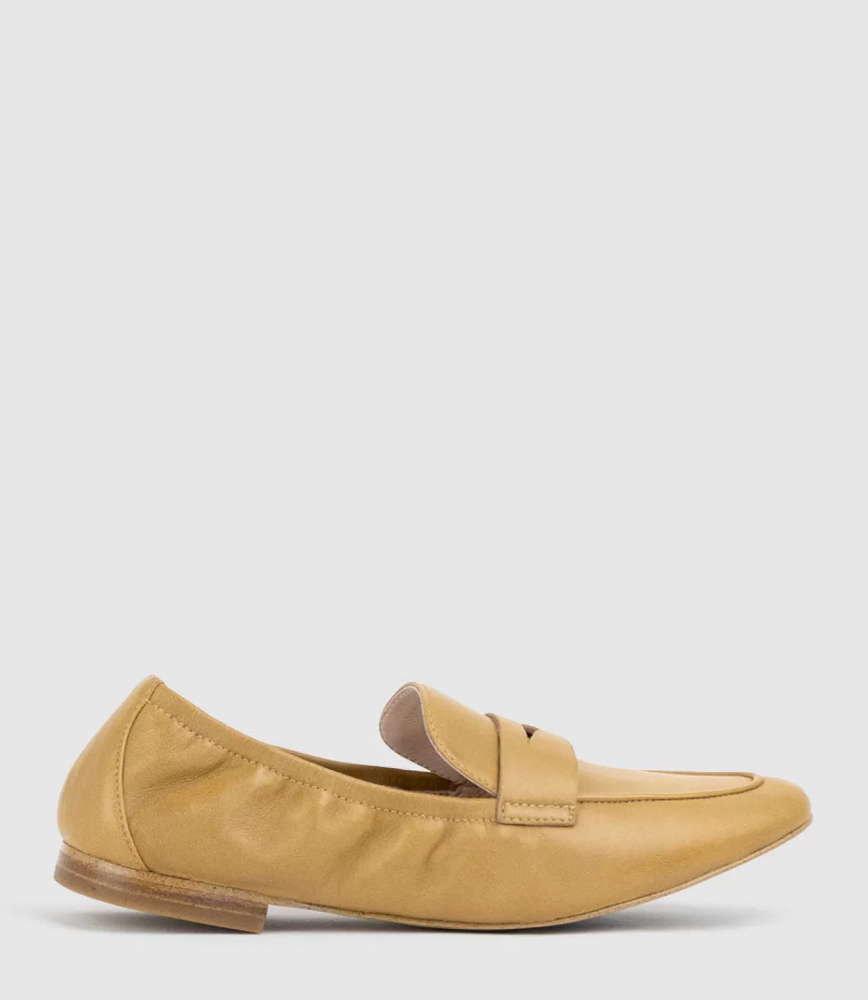 Edward Meller Loafers & Moccasins<Gulliver Almond Toe Moccasin In Camel