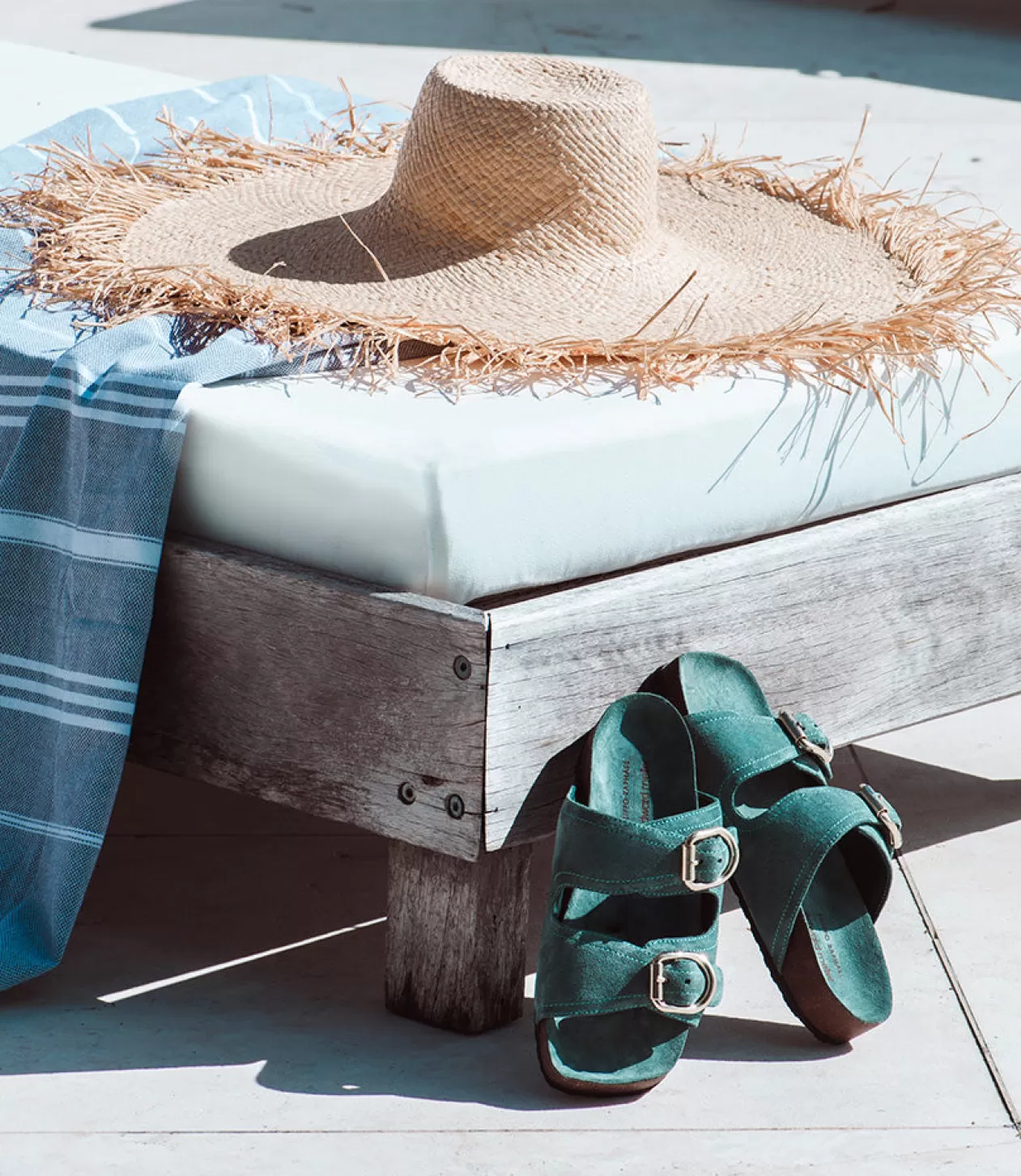 Edward Meller Low Sandals<Kori Two Strap Slide On Footbed In Green Suede