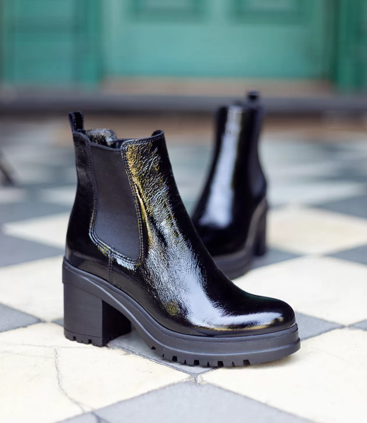 Edward Meller Ankle Boots<Paxton Chukka Boot On Rubber Heel In Black Patent