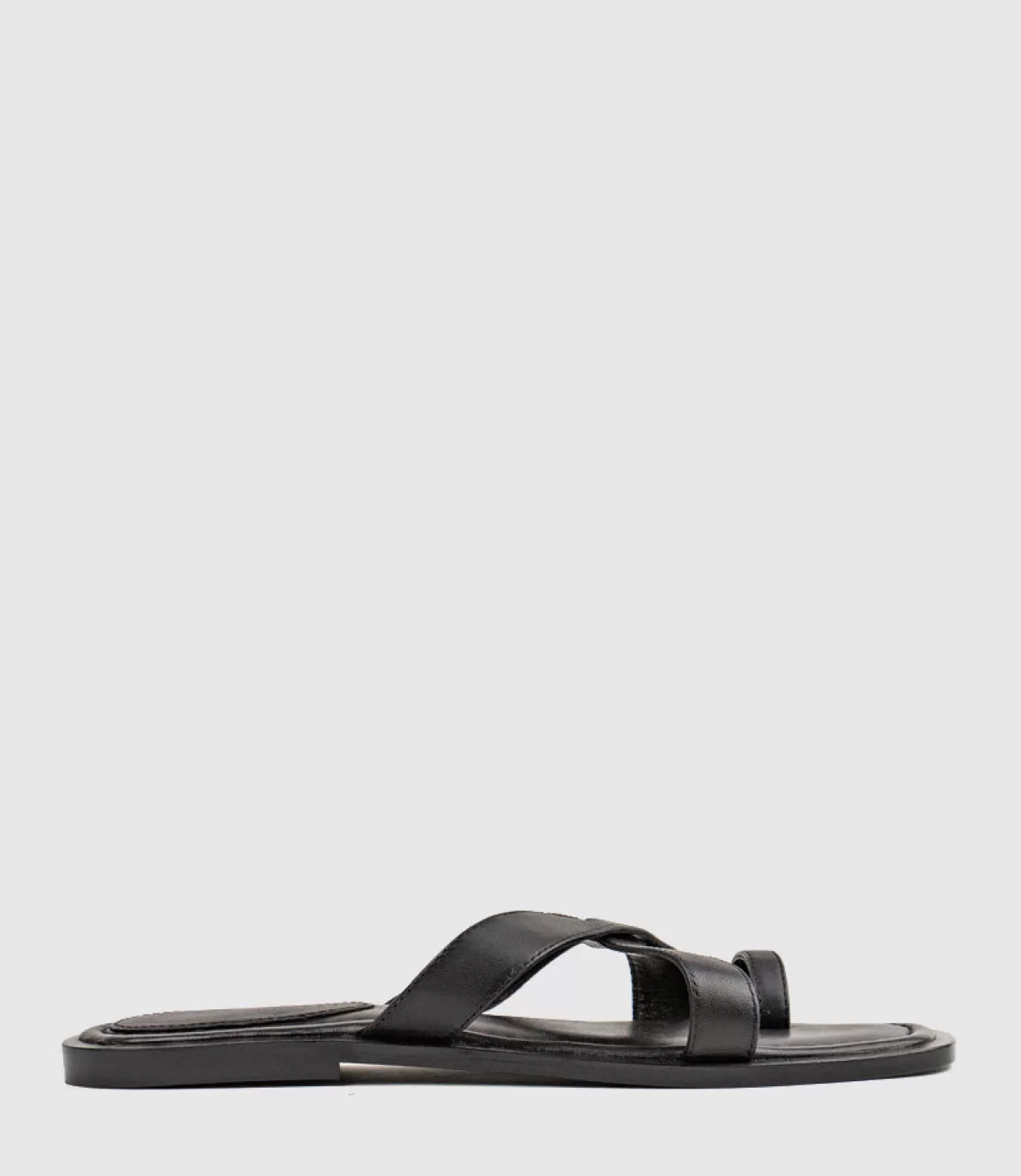 Edward Meller Low Sandals<Tiana Crossover Toe Thong In Black