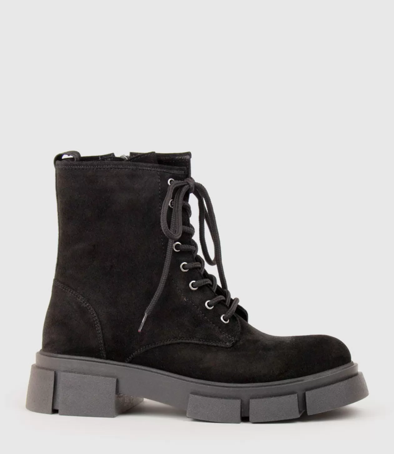 Edward Meller Ankle Boots<Wolfe Lace Up Boot On Chunky Sole In Black Suede